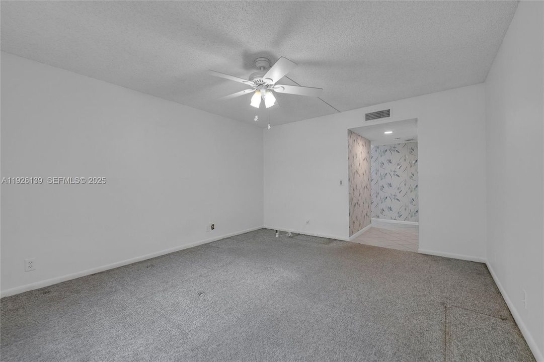 For Sale: $240,000 (2 beds, 2 baths, 1256 Square Feet)