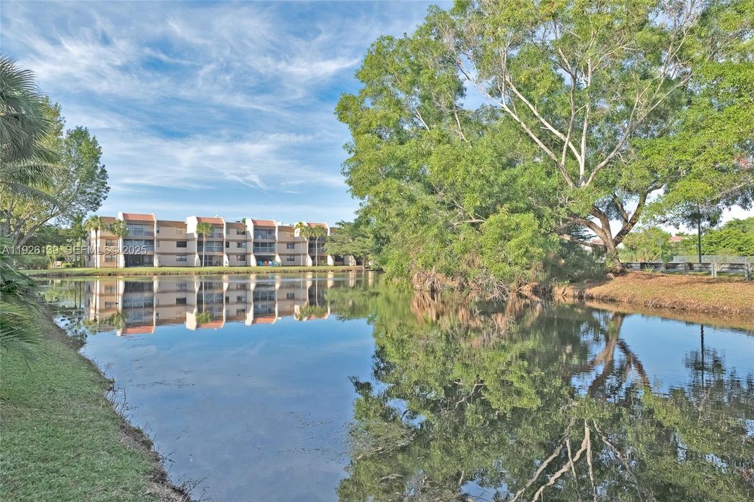 For Sale: $240,000 (2 beds, 2 baths, 1256 Square Feet)