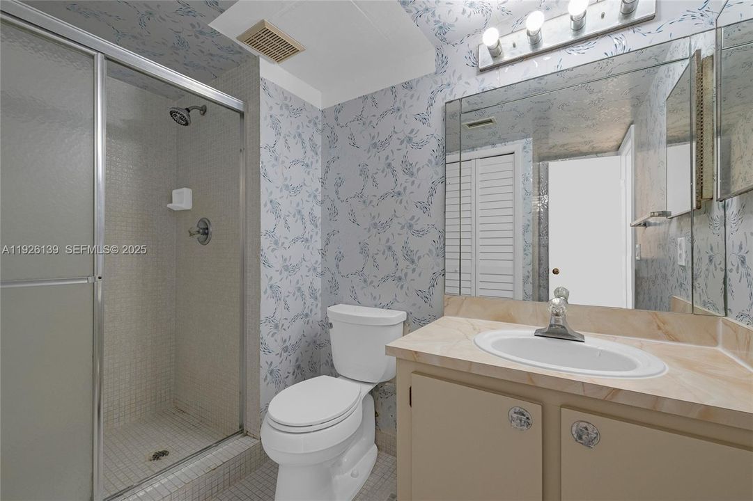 For Sale: $240,000 (2 beds, 2 baths, 1256 Square Feet)