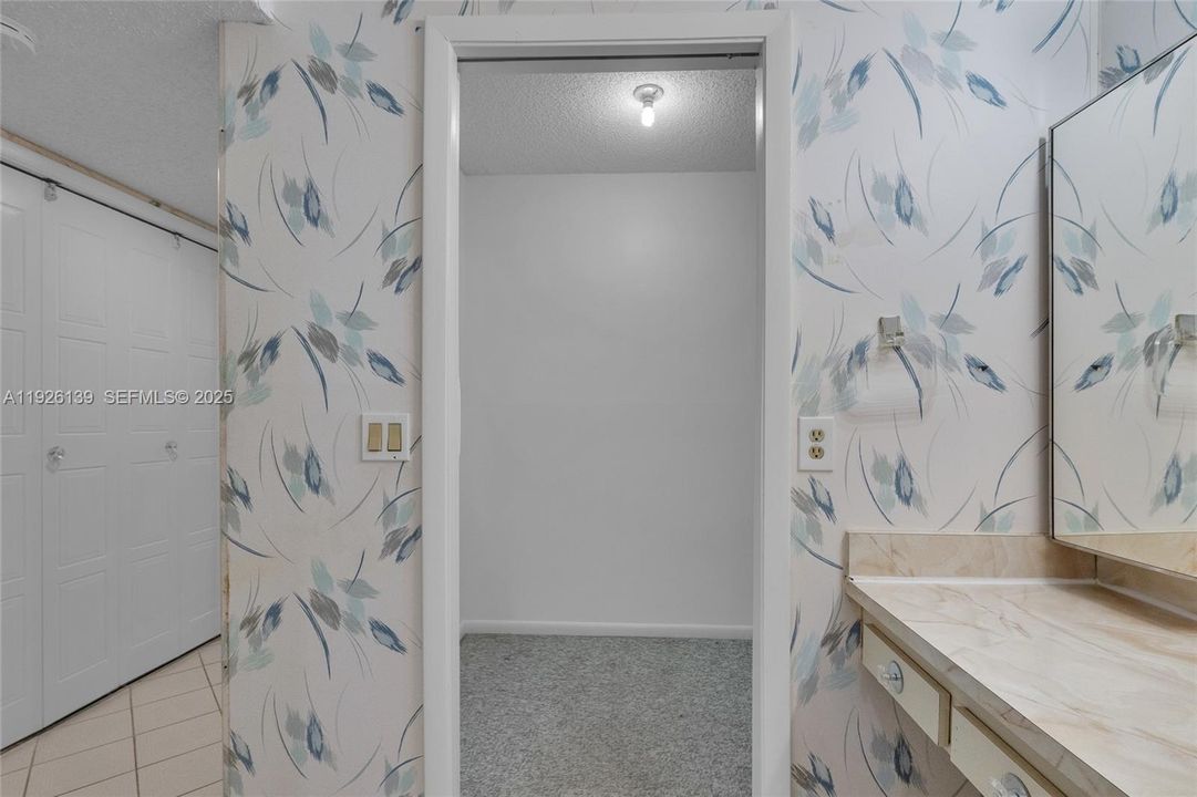 For Sale: $240,000 (2 beds, 2 baths, 1256 Square Feet)