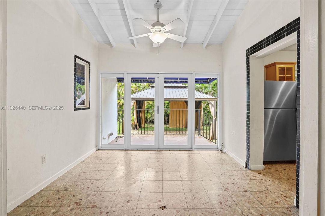 В аренду: $4,750 (3 спален, 2 ванн, 1635 Квадратных фут)