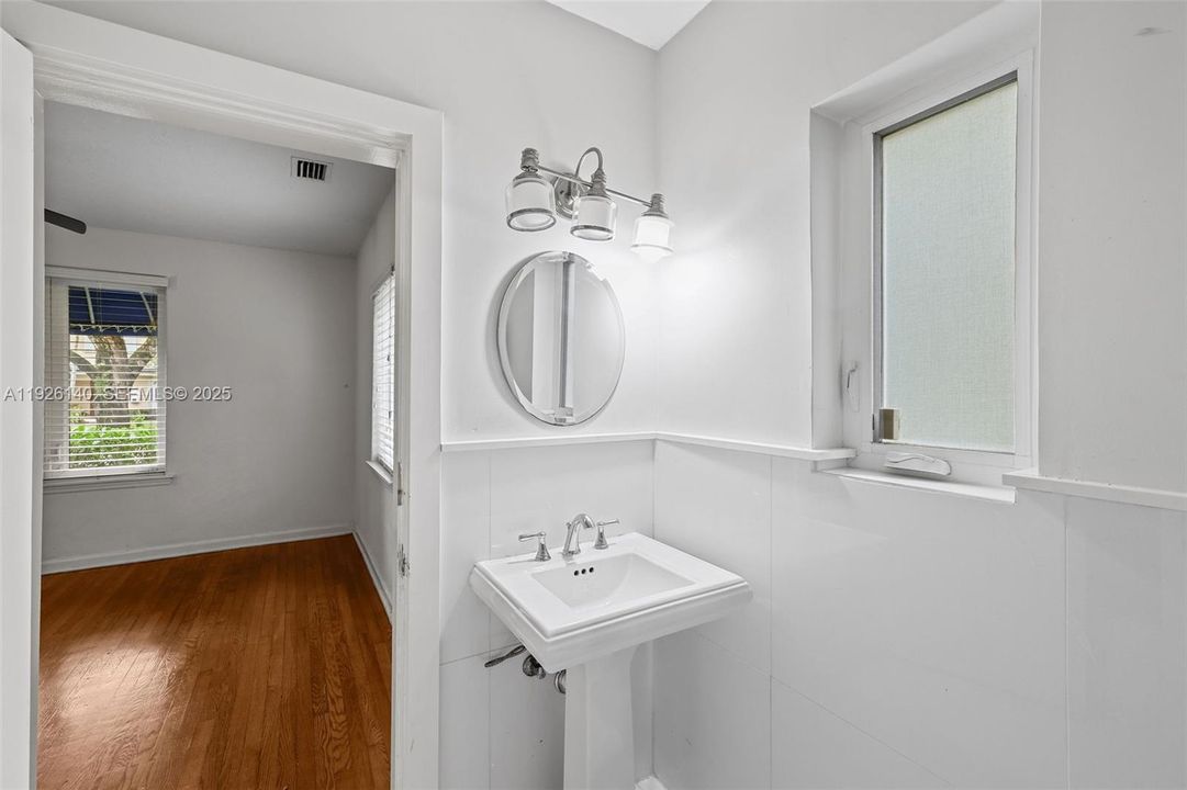 В аренду: $4,750 (3 спален, 2 ванн, 1635 Квадратных фут)