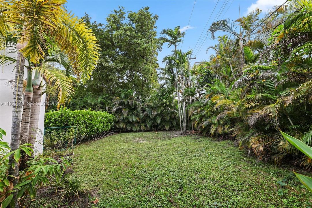 В аренду: $4,750 (3 спален, 2 ванн, 1635 Квадратных фут)