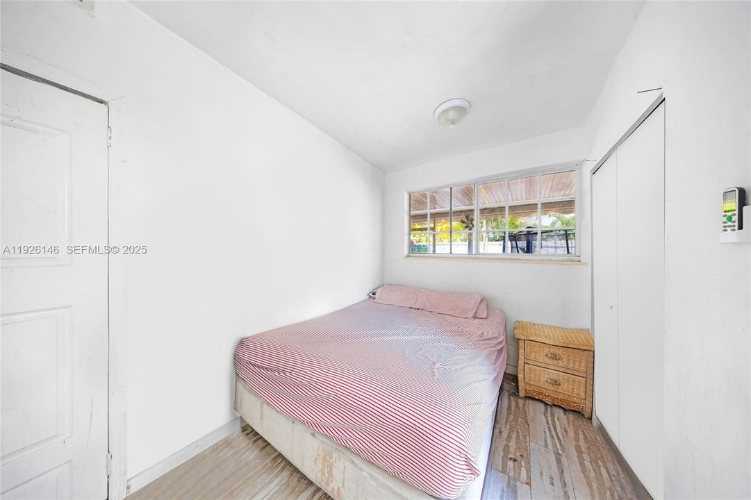 待售: $430,000 (5 贝兹, 3 浴室, 1720 平方英尺)