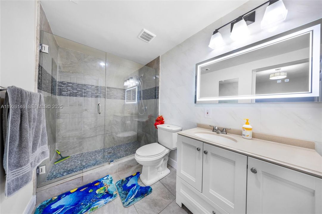 待售: $430,000 (5 贝兹, 3 浴室, 1720 平方英尺)