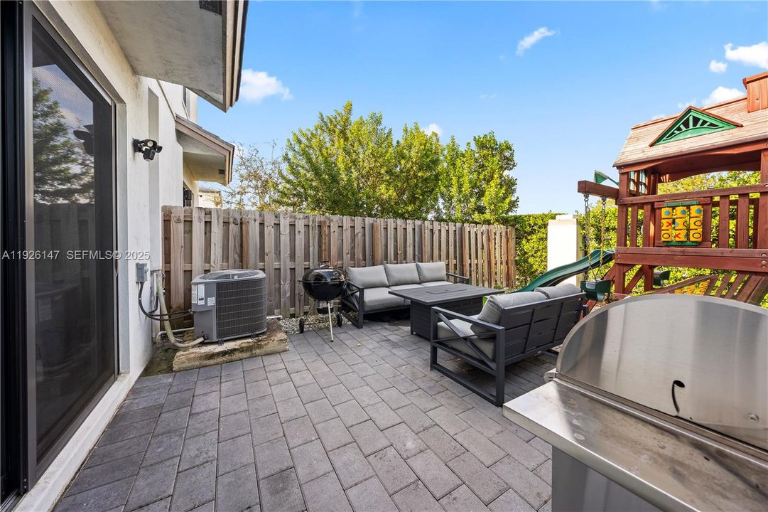 For Sale: $499,000 (3 beds, 2 baths, 1530 Square Feet)