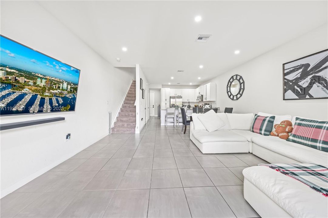 For Sale: $499,000 (3 beds, 2 baths, 1530 Square Feet)