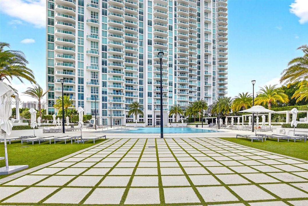 En Renta: $11,500 (4 camas, 4 baños, 3524 Pies cuadrados)