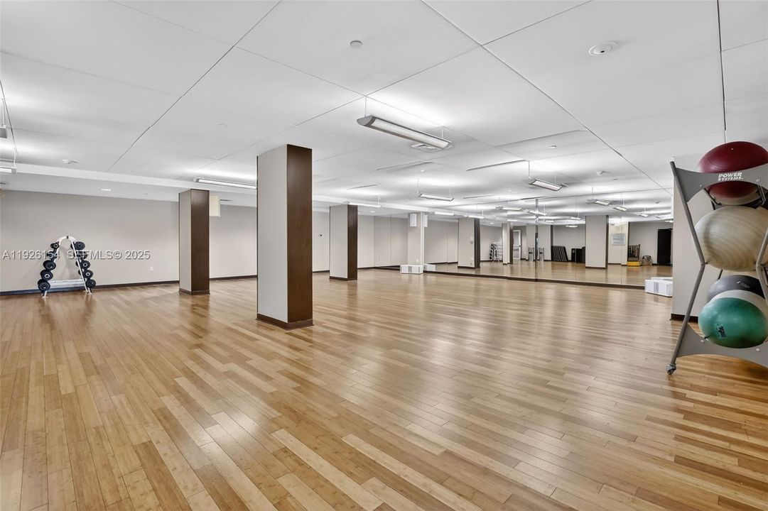 En Renta: $11,500 (4 camas, 4 baños, 3524 Pies cuadrados)