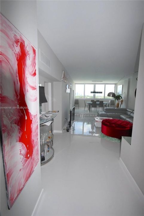 待售: $700,000 (1 贝兹, 1 浴室, 900 平方英尺)