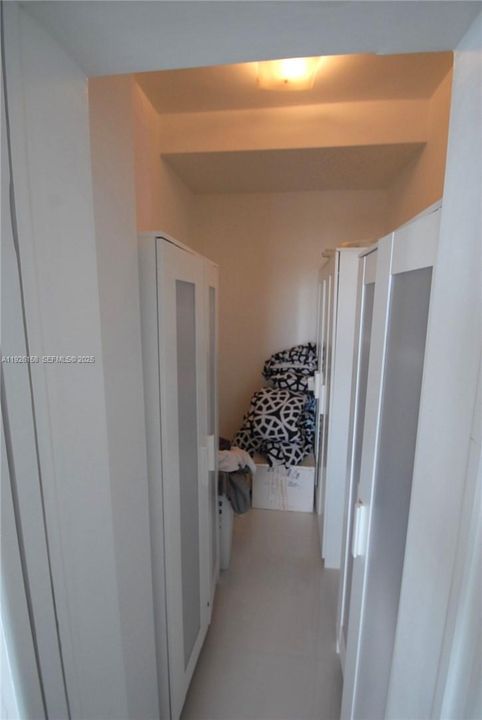 待售: $700,000 (1 贝兹, 1 浴室, 900 平方英尺)