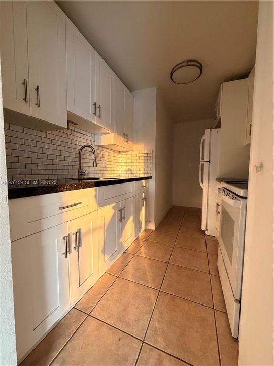 出租: $2,750 (2 贝兹, 2 浴室, 763 平方英尺)