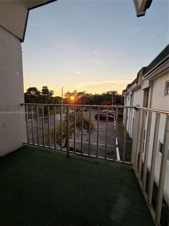 出租: $2,750 (2 贝兹, 2 浴室, 763 平方英尺)