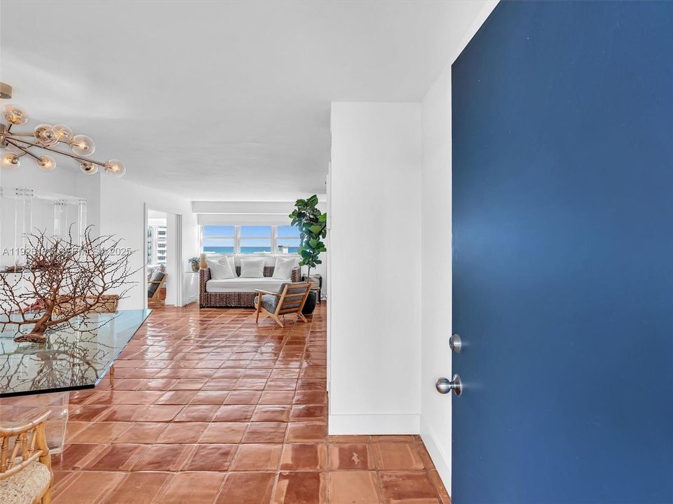 For Rent: $3,500 (2 beds, 2 baths, 940 Square Feet)