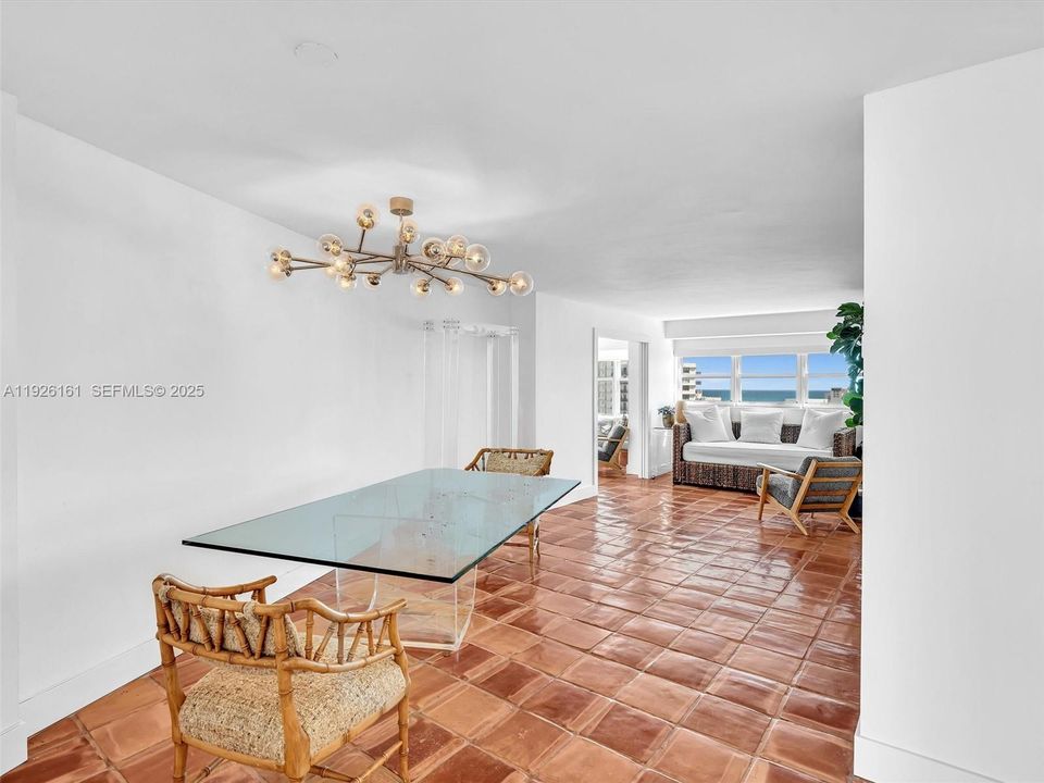 For Rent: $3,500 (2 beds, 2 baths, 940 Square Feet)