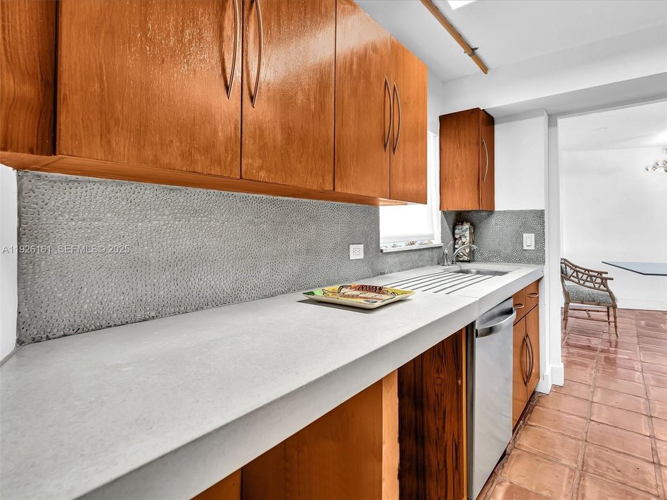 For Rent: $3,500 (2 beds, 2 baths, 940 Square Feet)