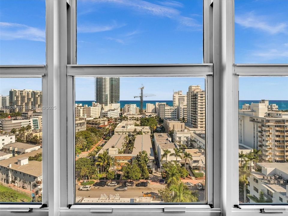 For Rent: $3,500 (2 beds, 2 baths, 940 Square Feet)