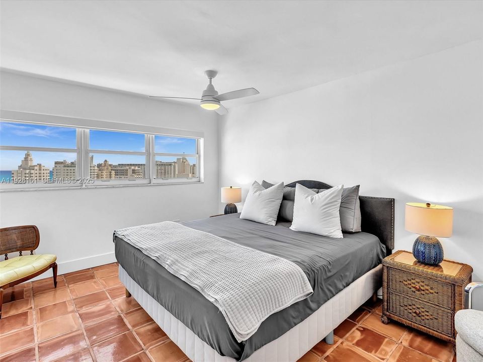 For Rent: $3,500 (2 beds, 2 baths, 940 Square Feet)