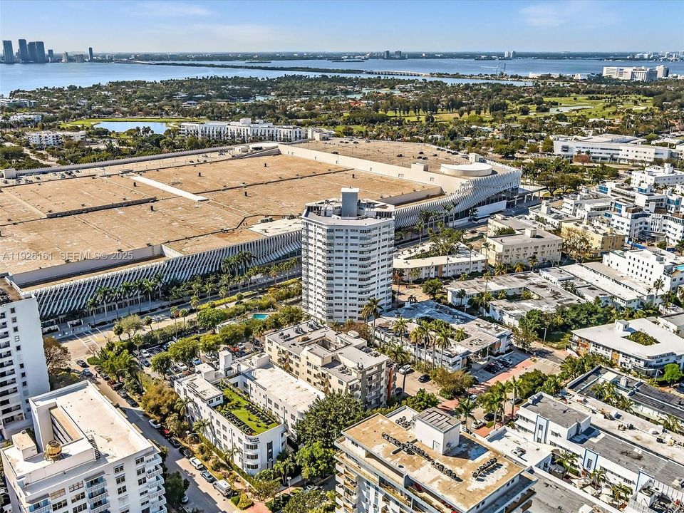 For Rent: $3,500 (2 beds, 2 baths, 940 Square Feet)