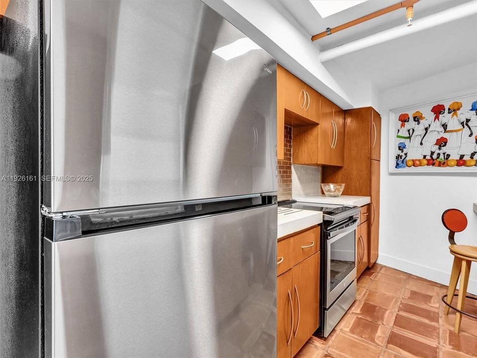 For Rent: $3,500 (2 beds, 2 baths, 940 Square Feet)