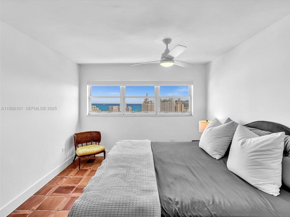 For Rent: $3,500 (2 beds, 2 baths, 940 Square Feet)