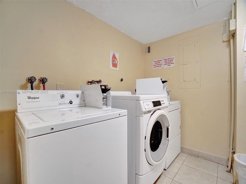 На продажу: $399,000 (1 спален, 1 ванн, 830 Квадратных фут)