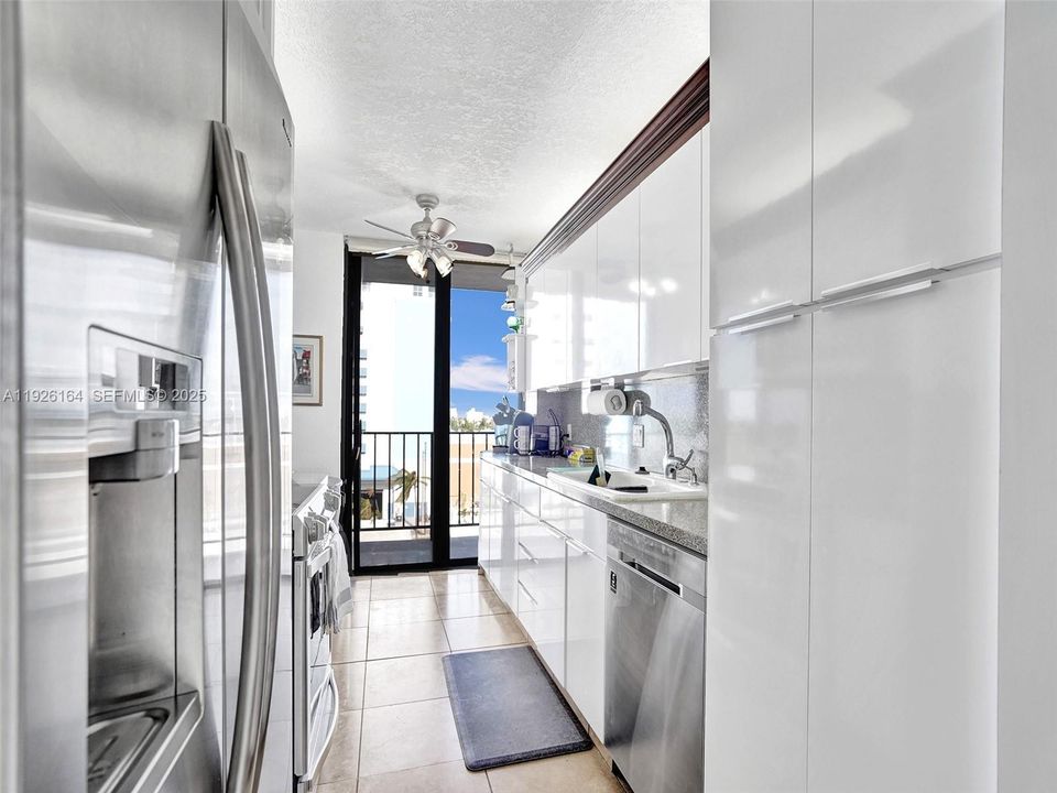 На продажу: $399,000 (1 спален, 1 ванн, 830 Квадратных фут)