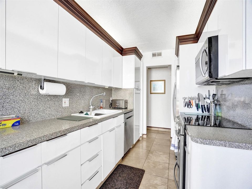 На продажу: $399,000 (1 спален, 1 ванн, 830 Квадратных фут)