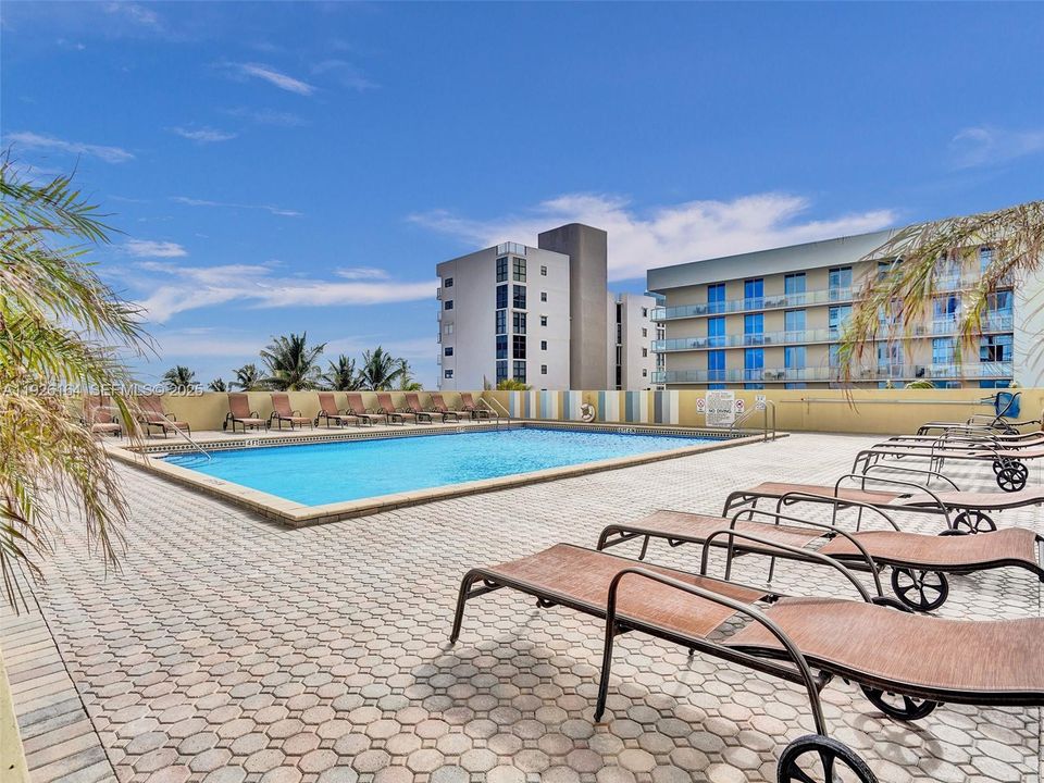 На продажу: $399,000 (1 спален, 1 ванн, 830 Квадратных фут)