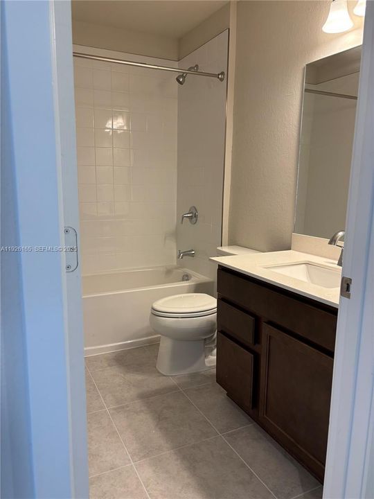 出租: $2,400 (3 贝兹, 3 浴室, 1260 平方英尺)