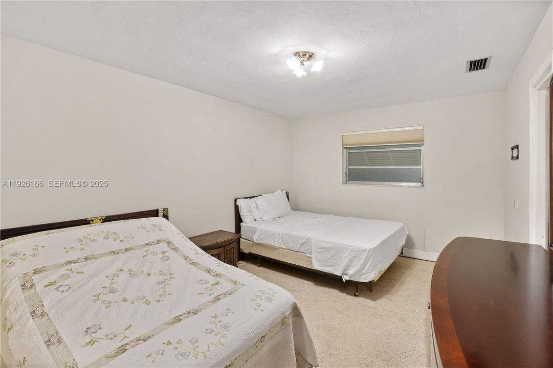 For Sale: $1,198,000 (3 beds, 2 baths, 1900 Square Feet)