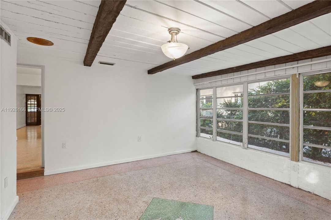 For Sale: $1,198,000 (3 beds, 2 baths, 1900 Square Feet)