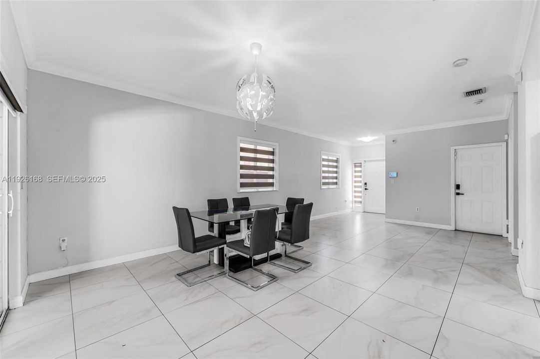 For Rent: $3,500 (4 beds, 2 baths, 1762 Square Feet)