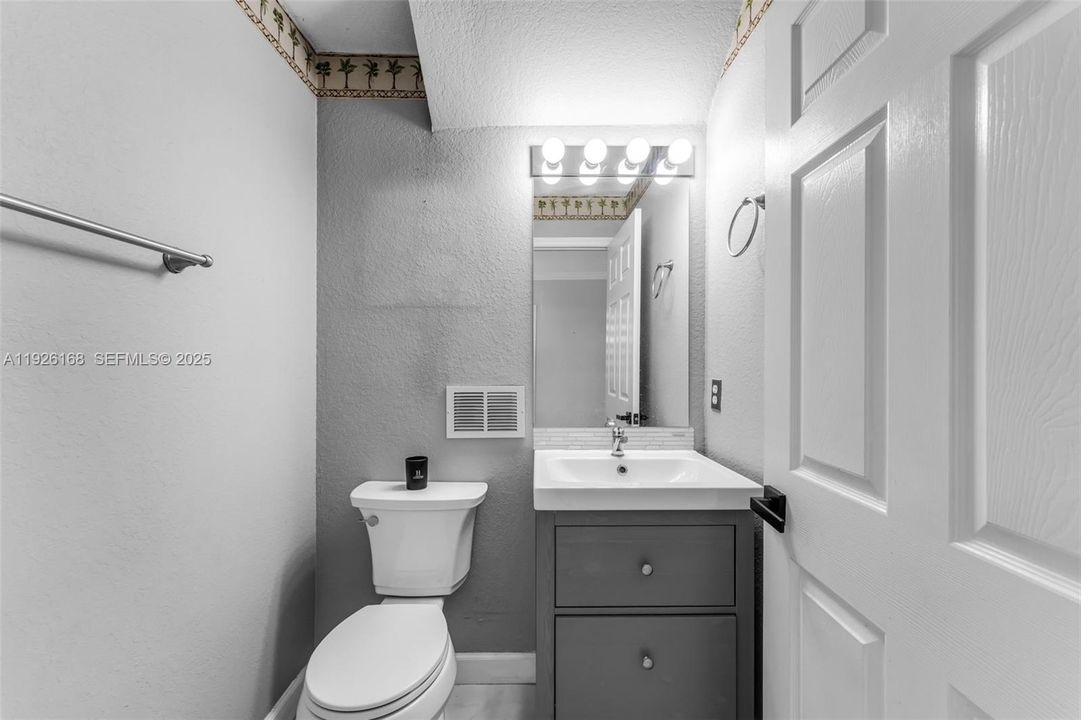 For Rent: $3,500 (4 beds, 2 baths, 1762 Square Feet)