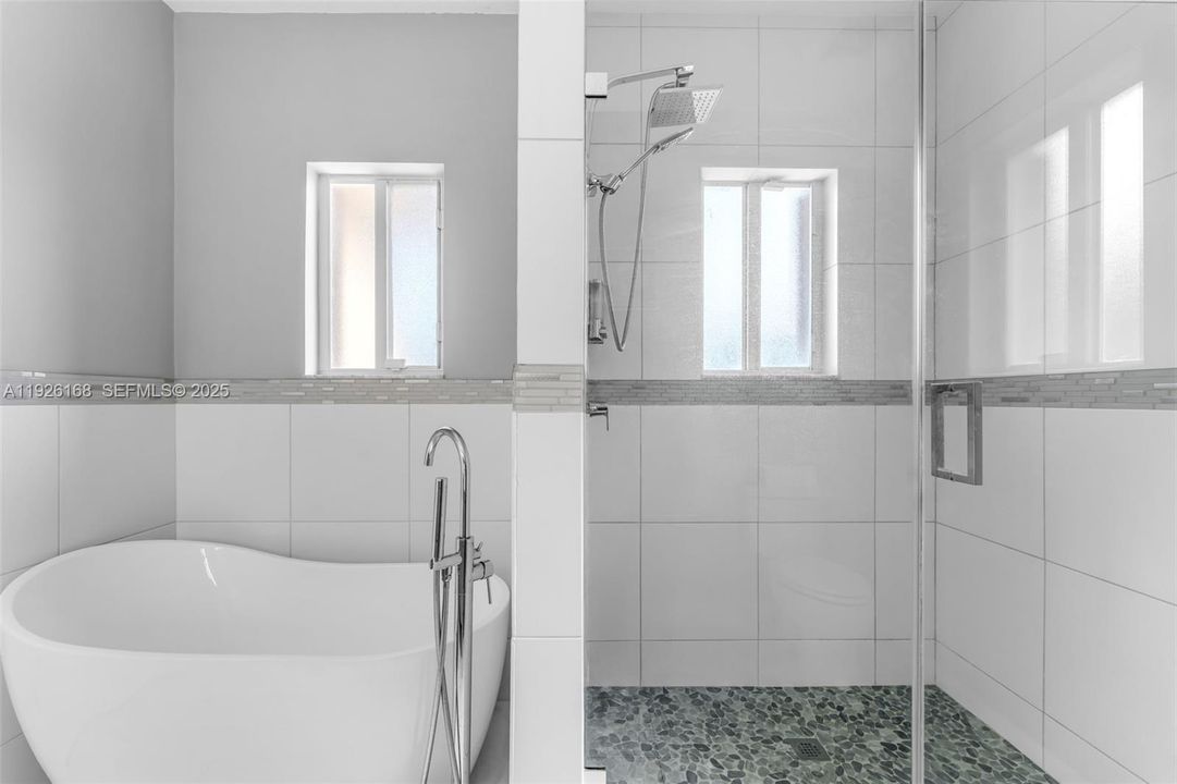 For Rent: $3,500 (4 beds, 2 baths, 1762 Square Feet)