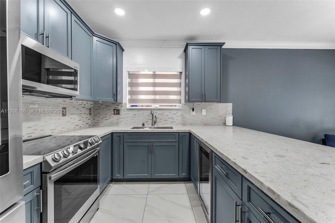 For Rent: $3,500 (4 beds, 2 baths, 1762 Square Feet)