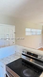 На продажу: $437,000 (3 спален, 2 ванн, 1095 Квадратных фут)