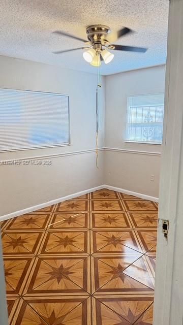 На продажу: $437,000 (3 спален, 2 ванн, 1095 Квадратных фут)