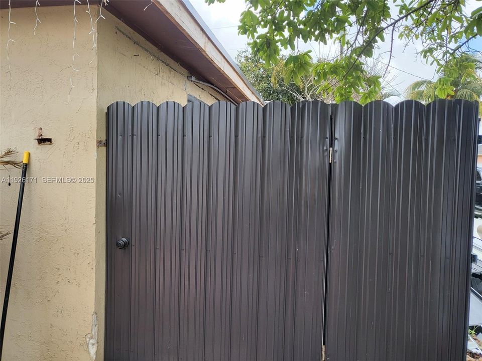 En Renta: $1,300 (1 camas, 1 baños, 2143 Pies cuadrados)