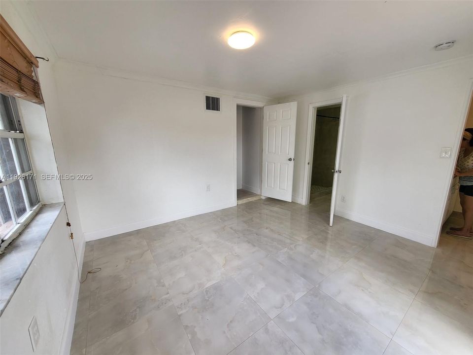 En Renta: $1,300 (1 camas, 1 baños, 2143 Pies cuadrados)