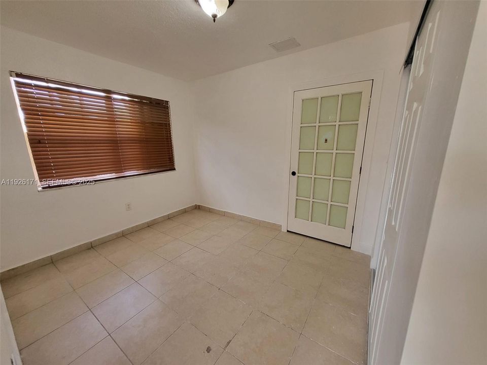 En Renta: $1,300 (1 camas, 1 baños, 2143 Pies cuadrados)