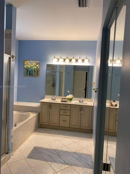 En Venta: $750,000 (5 camas, 3 baños, 2144 Pies cuadrados)