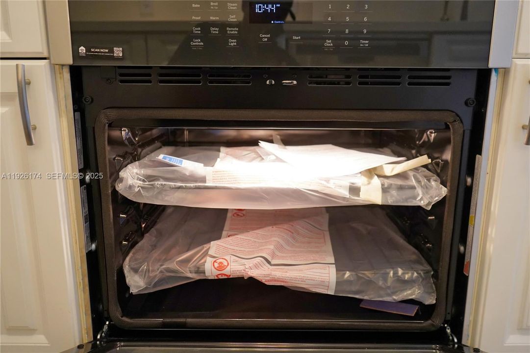 For Sale: $2,000,000 (2 beds, 2 baths, 1763 Square Feet)