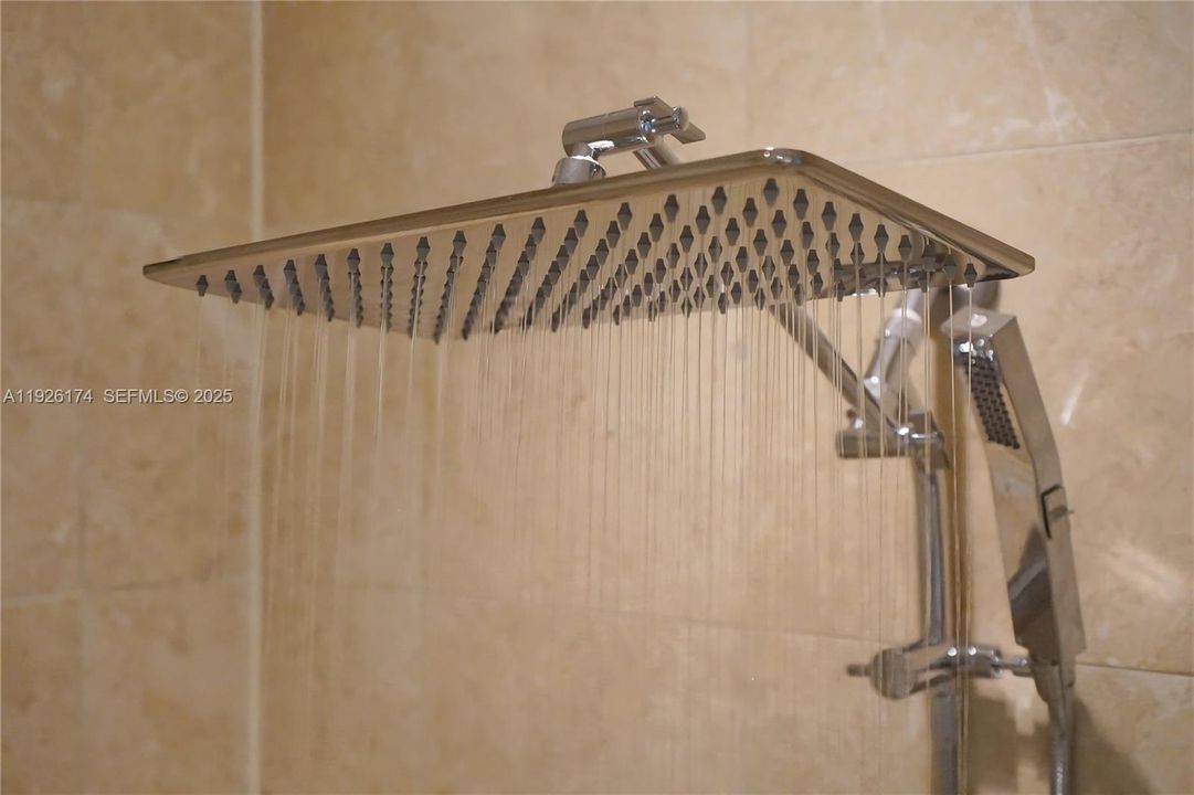 For Sale: $2,000,000 (2 beds, 2 baths, 1763 Square Feet)