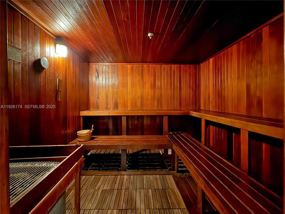 For Sale: $2,000,000 (2 beds, 2 baths, 1763 Square Feet)