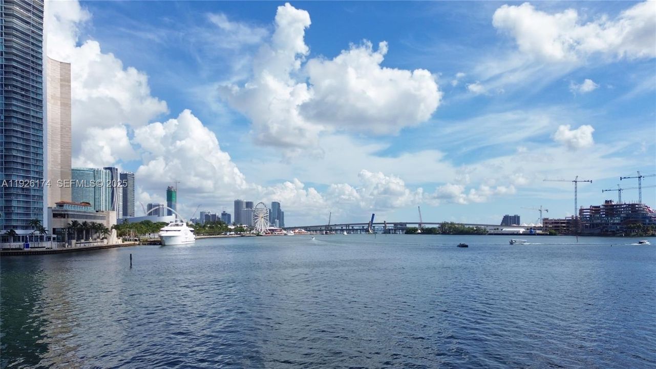 For Sale: $2,000,000 (2 beds, 2 baths, 1763 Square Feet)