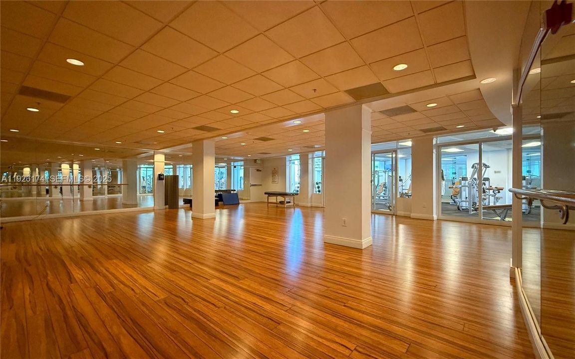 For Sale: $2,000,000 (2 beds, 2 baths, 1763 Square Feet)