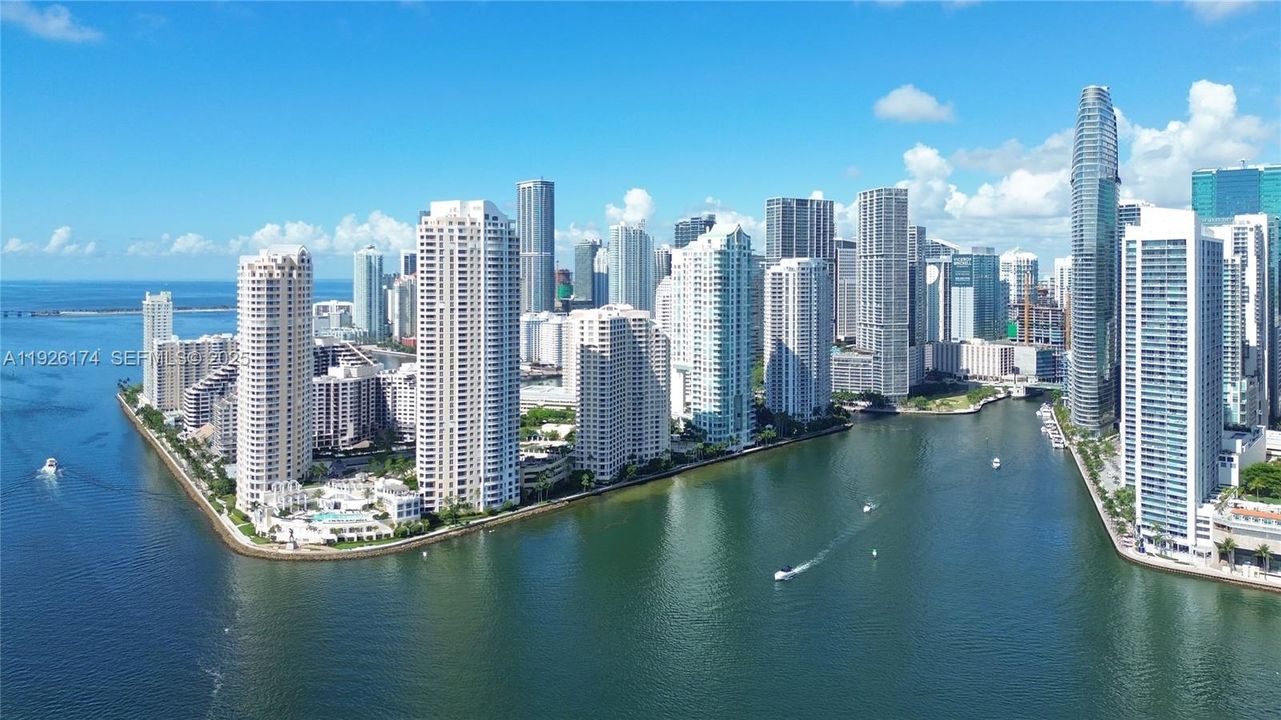 For Sale: $2,000,000 (2 beds, 2 baths, 1763 Square Feet)