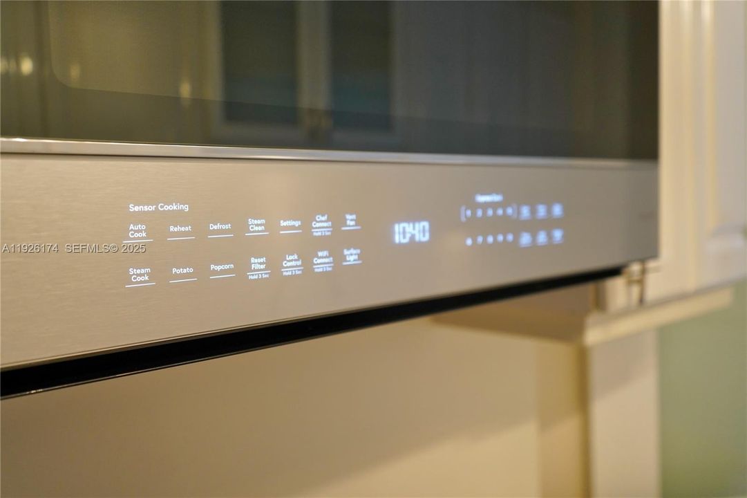 For Sale: $2,000,000 (2 beds, 2 baths, 1763 Square Feet)