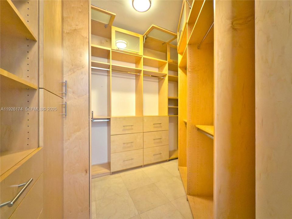 For Sale: $2,000,000 (2 beds, 2 baths, 1763 Square Feet)